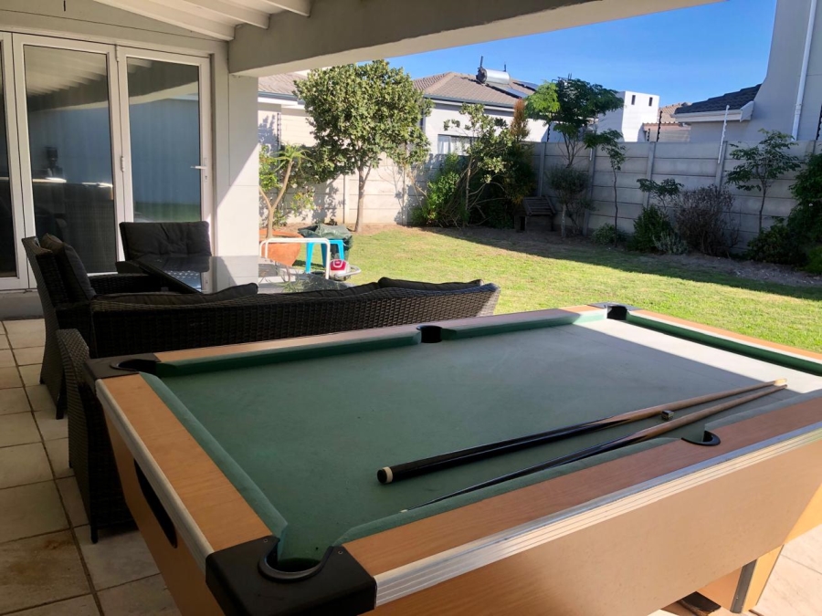 4 Bedroom Property for Sale in Parklands North Western Cape